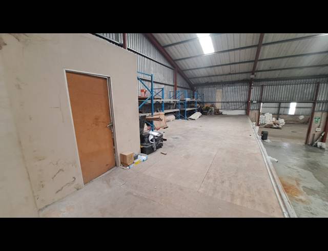 2,250M² FACTORY TO LET IN ALTON